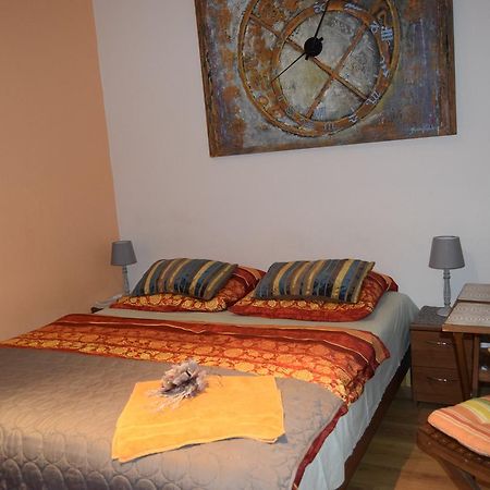 Fatrapark 1 U Sovicky Studio, Kuchynka, Kupelna,S Balkonom Gratis Parkovanie V Podzemnej Garazi รูชอมแบรอค ภายนอก รูปภาพ