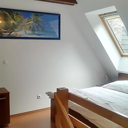 Fatrapark 1 U Sovicky Studio, Kuchynka, Kupelna,S Balkonom Gratis Parkovanie V Podzemnej Garazi รูชอมแบรอค ภายนอก รูปภาพ