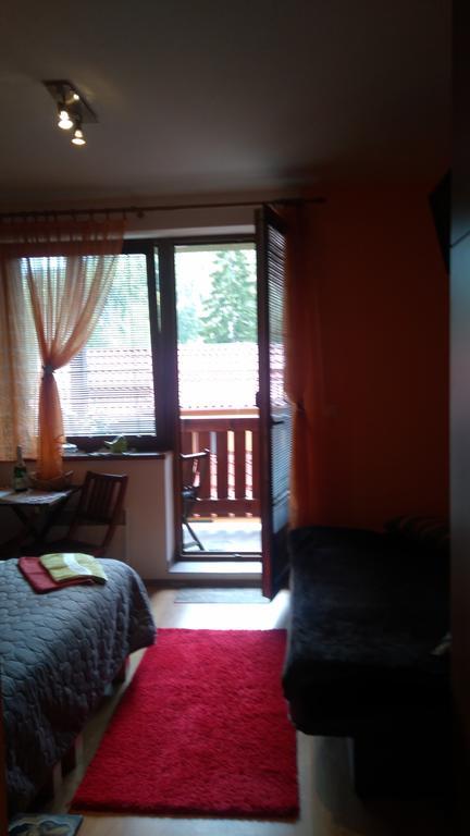 Fatrapark 1 U Sovicky Studio, Kuchynka, Kupelna,S Balkonom Gratis Parkovanie V Podzemnej Garazi รูชอมแบรอค ภายนอก รูปภาพ