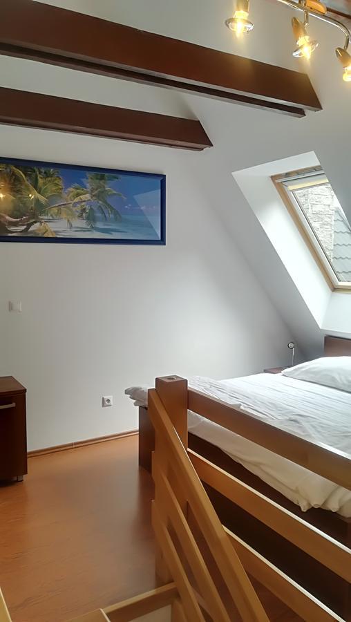 Fatrapark 1 U Sovicky Studio, Kuchynka, Kupelna,S Balkonom Gratis Parkovanie V Podzemnej Garazi รูชอมแบรอค ภายนอก รูปภาพ